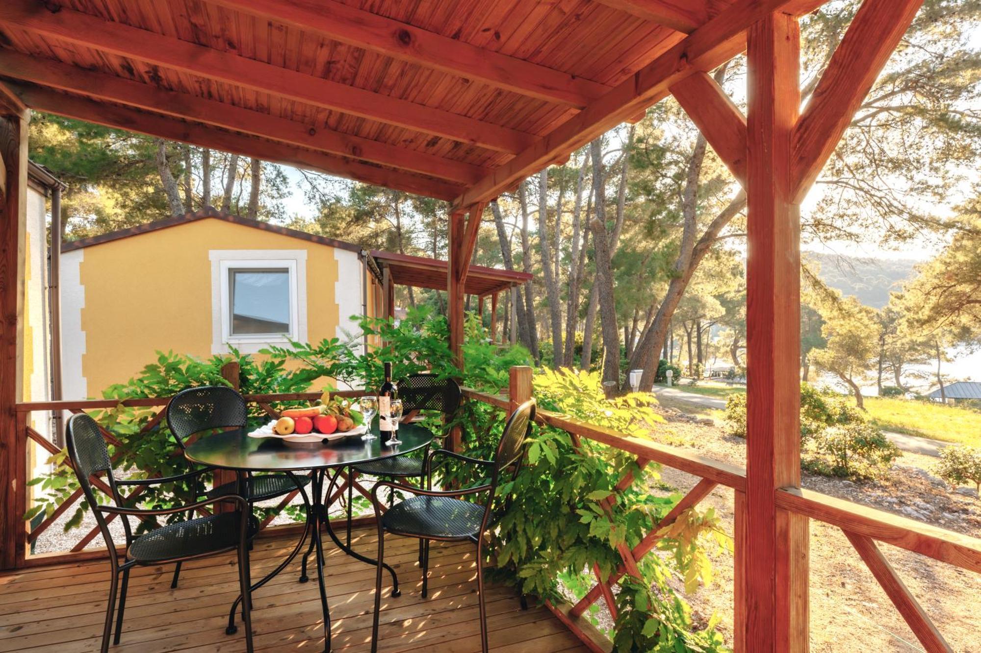 Aminess Planet Camping Holiday Homes Port9 Korcula Town Ruang foto